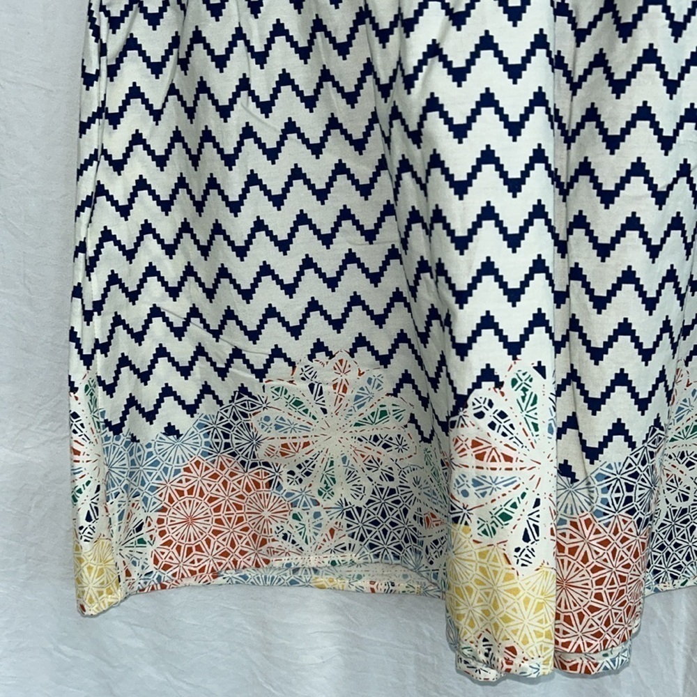 NWT: Sleeveless Print Dress: size Medium - Picture 2 of 8